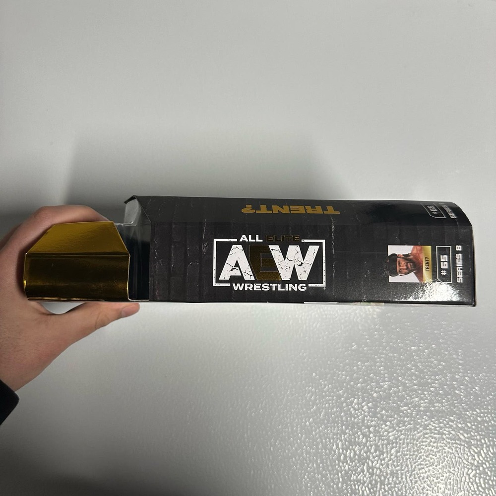 AEW Trent? Trent Beretta Unrivaled Series 8 #65 Action Figure - Picture 3 of 5